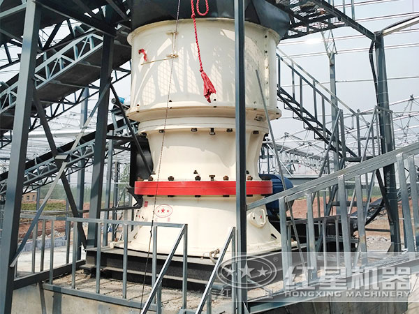 湖南某豆石破碎加工現(xiàn)場:帶單缸圓錐破 湖南某豆石破碎加工現(xiàn)場:帶單缸圓錐破