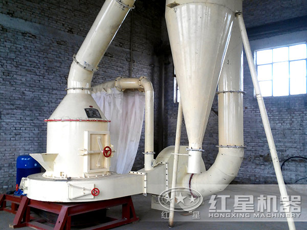 石膏雷蒙磨粉機(jī)加工現(xiàn)場(chǎng) 石膏雷蒙磨粉機(jī)加工現(xiàn)場(chǎng)