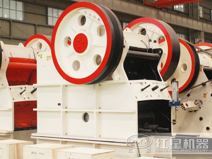 大型液壓鄂式破碎機，過載保護避免設備損壞