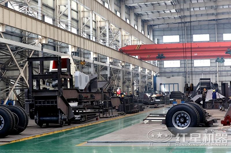 可流動的全自動錘式粉碎機車間生產(chǎn)，工匠精神，性能優(yōu)良