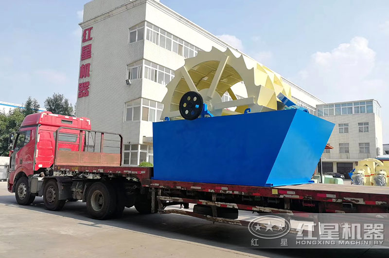 每小時產(chǎn)50噸輪式洗砂機(jī)設(shè)備發(fā)貨 每小時產(chǎn)50噸輪式洗砂機(jī)設(shè)備發(fā)貨