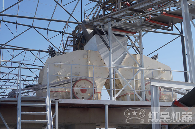 破碎機(jī)生產(chǎn)現(xiàn)場