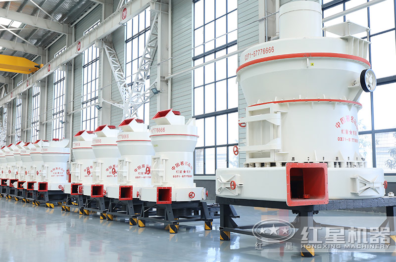 雷蒙磨粉機(jī)廠區(qū)現(xiàn)貨