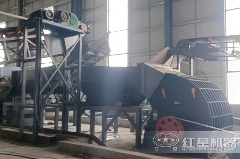 錘式破碎機現(xiàn)場