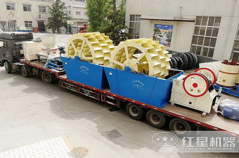 整套洗砂生產線設備裝車發貨中 整套洗砂生產線設備裝車發貨中